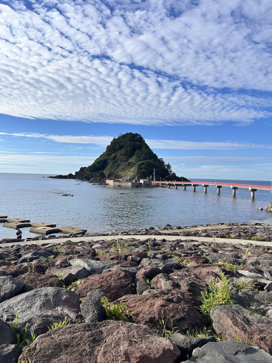 7p45yv's tweet photo. しめりけは帰省しています。
地元の海、珍しく透明度高くて綺麗だった〜みんなに共有 https://t.co/J65ESLwMgo