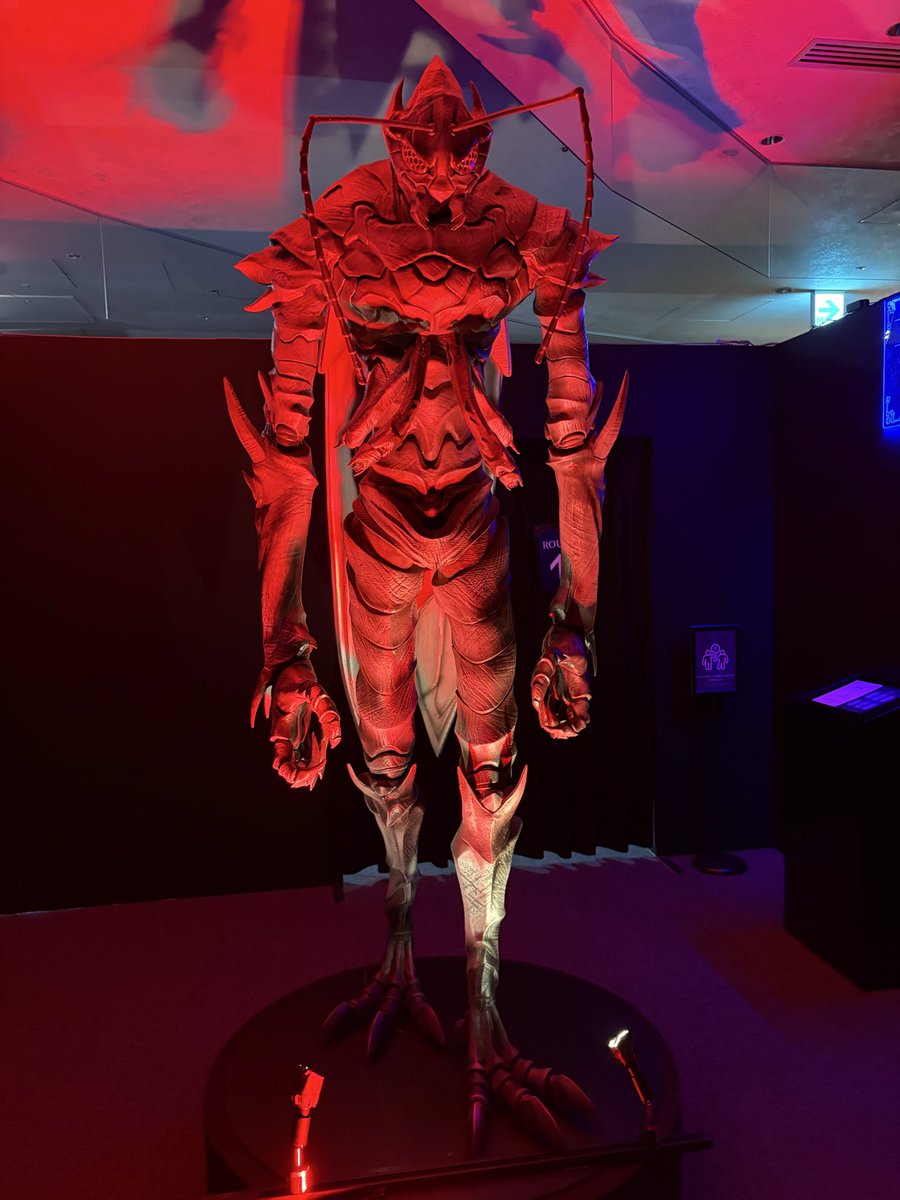 remisukeholo's tweet photo. 俺だけレベルアップな件展に行ってきた！
イグリットとアリの王がクオリティが高くてめちゃくちゃカッコよかった☺️

#俺だけレベルアップな件
#俺だけレベルアップな件展
#俺レべ展 https://t.co/Nb3gHVlSkw