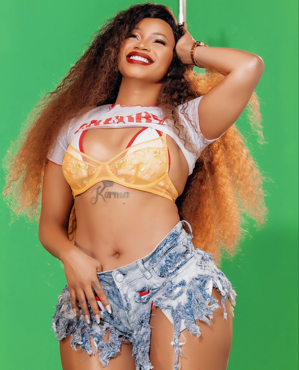 Ksheebah1's tweet photo. Sheebaholics, Caption these pics using a line from “Oteesa Otya” 🎶 No Googling👀😂

#OteesaOtya https://t.co/nE1VLRZpDw
