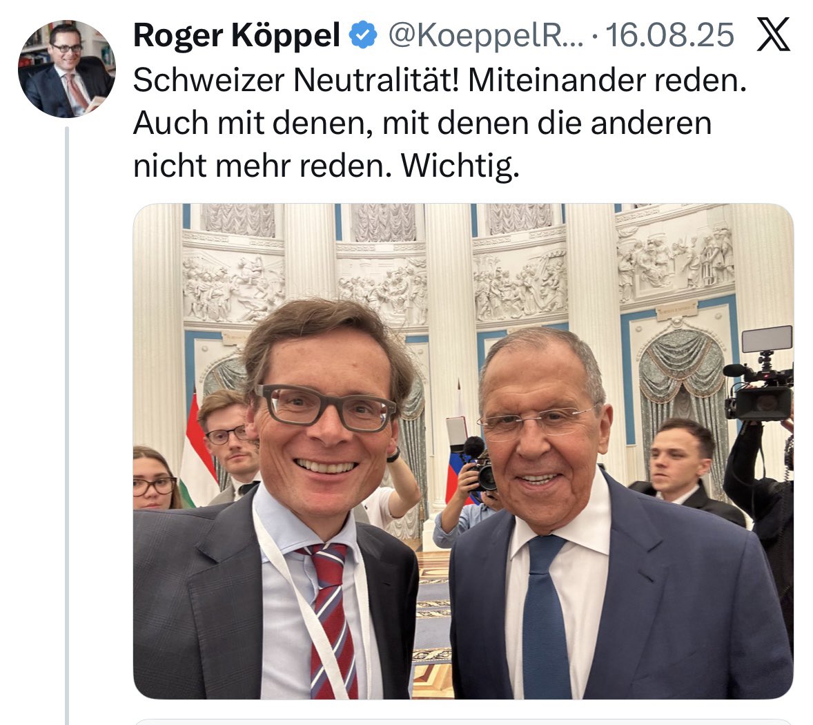 MarcSchinzel's tweet photo. Mit ihm redet er. Mit mir nicht. Mich hat er blockiert. Ist das neutral, Leute? 😉😊🍺 https://t.co/9T7G8nYYAn