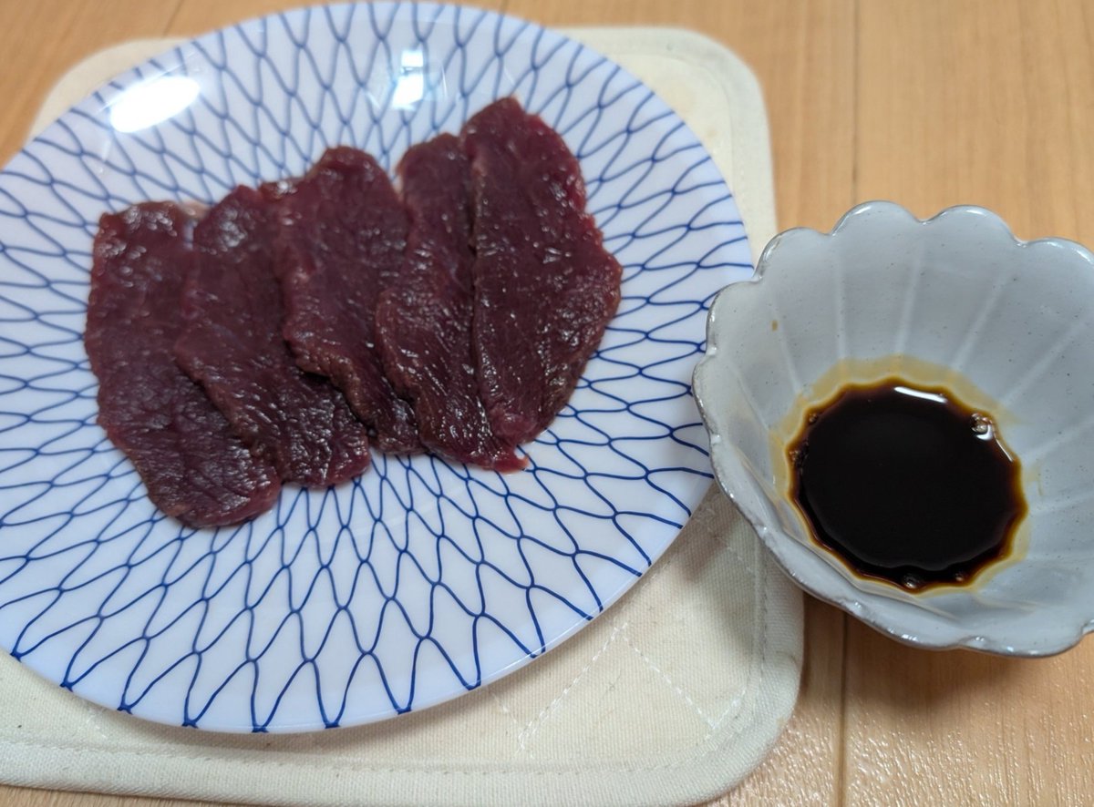 naze6622's tweet photo. 超絶に貴重な、
「ロバの刺身」を食べた！！！
下手したら馬刺しより美味しい。。 https://t.co/i4bS1XAJK6