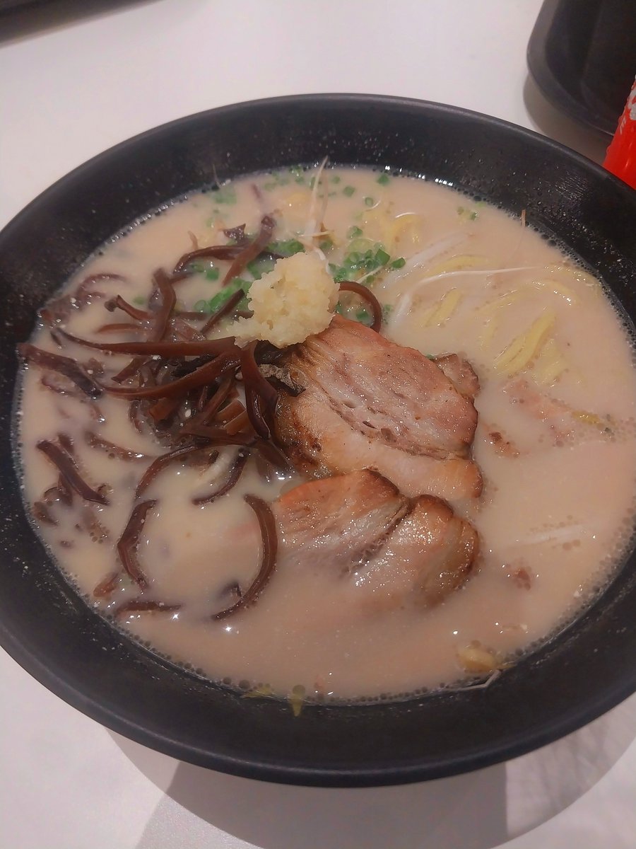 Leeyou0326's tweet photo. 친구들이랑 에버랜드 왔당!!🐼 헤헤 맛있겠당! https://t.co/FZ6GmmZc2d