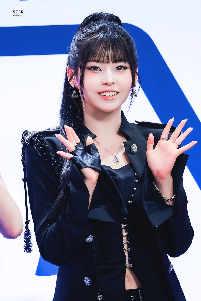 kyujin_star's tweet photo. 260919 🐈‍⬛

#엔믹스 #규진 #NMIXX #KYUJIN https://t.co/MgwfhgwKwT
