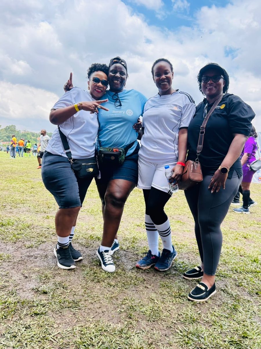 RCBuwaate's tweet photo. Whether battling it out on the grass or bringing maximum hype from the sidelines, our team proves that fellowship and team spirit always win! 🙌🔥

#5Asidekiwatule
#RotaryEyamba #RotaryKonyo https://t.co/wfZlsUvJ6X
