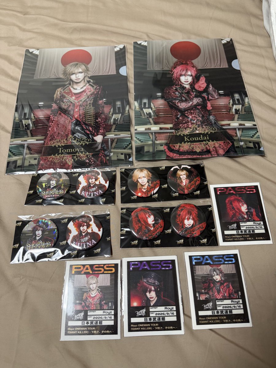 rtrihiki214's tweet photo. 【交換】
Royz 武道館 くじ ロゴアクリルキーホルダー 目印チャーム　歌詞
譲）  写真のもの
求） 昴さんに関連
　　ロゴキーの青、赤
　　歌詞紫苑
VENOM
星に誓いを
星に願いを
君に手向ける一輪の嘘
アテナ
NOAH

26日の手渡し、ハロウィンライブでの手渡し、もしくは郵送でのお取引希望です。 https://t.co/WI7utc1d2J