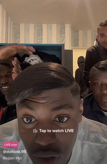 carterdalast's tweet photo. Oh y’all definitely are
You niggas were frying your hair to look like the white man https://t.co/d44OBQzNy9