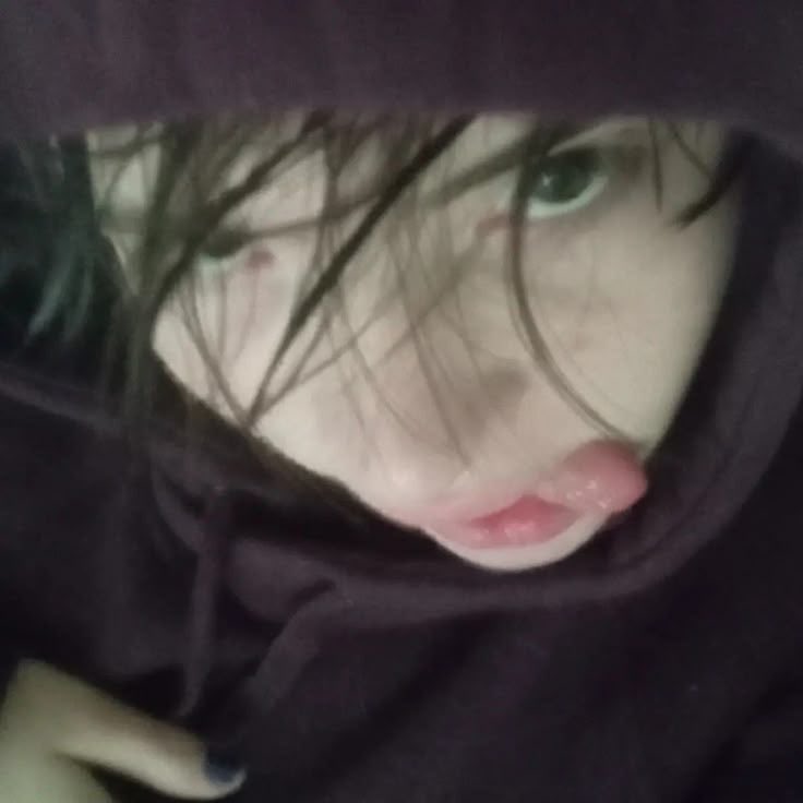 Noneeugji's tweet photo. ليش خوييي كل مايشوفني يتكلم عن اهله ويحك��لي عن اخته واحريمهم وش يبي مني الحين😭💅🏻 https://t.co/HTAXKMeISn