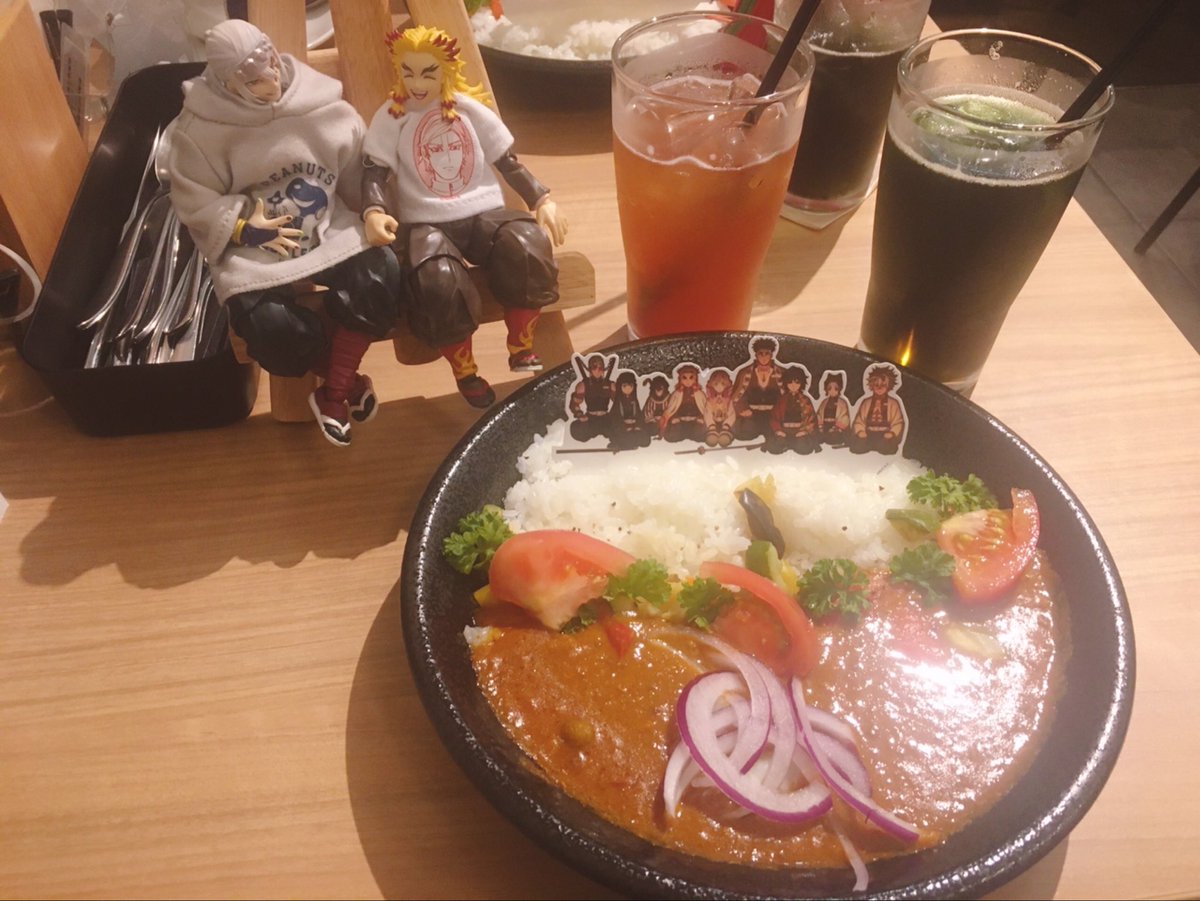yomokoi's tweet photo. 鬼滅カフェ🛸☕️
善逸くんおめでとう☺️🎉
全然確認しないで頼んだら苦手なマンゴーだった😂🥭
カレーで満腹♪ https://t.co/1PfNTnxmcs