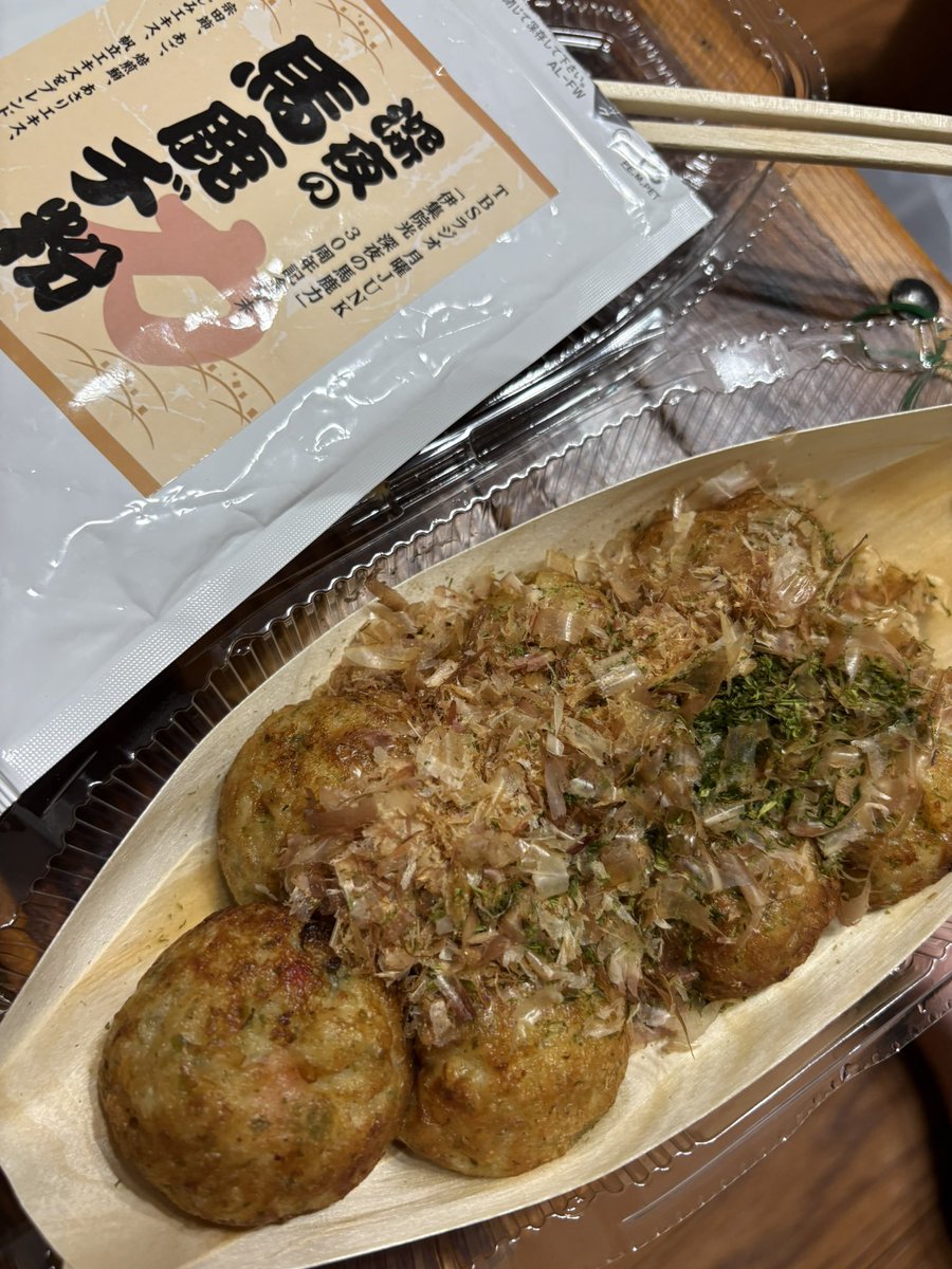 _jaico's tweet photo. たこ焼き冷めちゃったけど、フーフーすると粉とびそうだしちょうどいい🐙

#深夜の馬鹿ヂ粉
#ijuin
#しんばか
#深夜の馬鹿力 https://t.co/w153jKTcpU