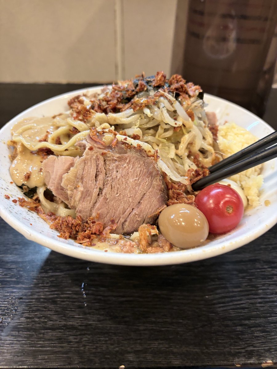 151butaboshi's tweet photo. 今日と昨日の賄い
昨日は冷やし中華A
今日は店長の試作限定です！
18歳ラストデー今日もバイト頑張ります https://t.co/vKIbcZ0yM2