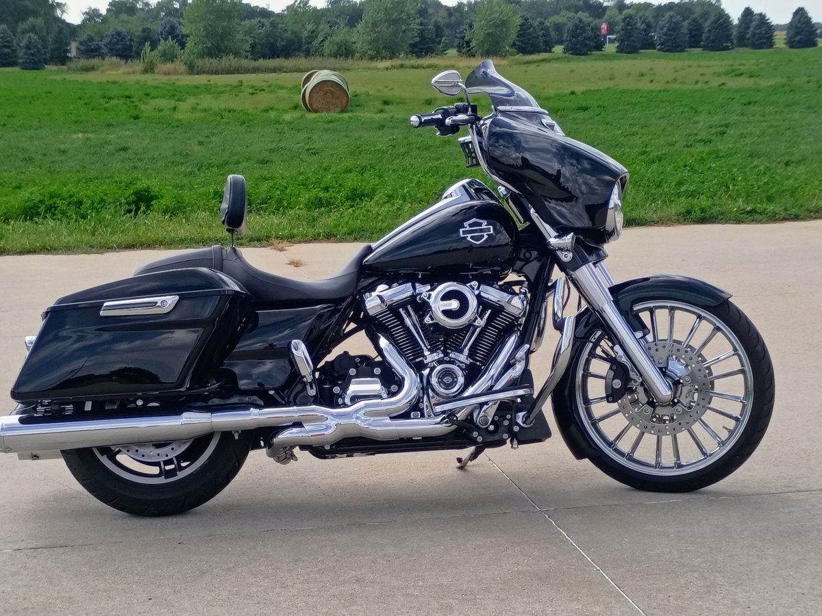 realRacer7x's tweet photo. Have a great weekend everyone! #HarleyDavidson #motorcycles #streetglide https://t.co/1yA6lvcvsw