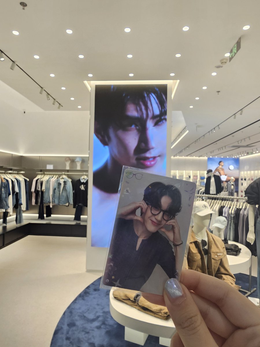 iloveyummama's tweet photo. Sea Tawinan in Dalian - China 🇨🇳 

#CALVINKLEINXSEA 
#CALVINKLEINSS27 
#CALVINKLEIN #sea_tawinan
@CalvinKlein
@Sea_tawinan https://t.co/EDaMBRa2YT