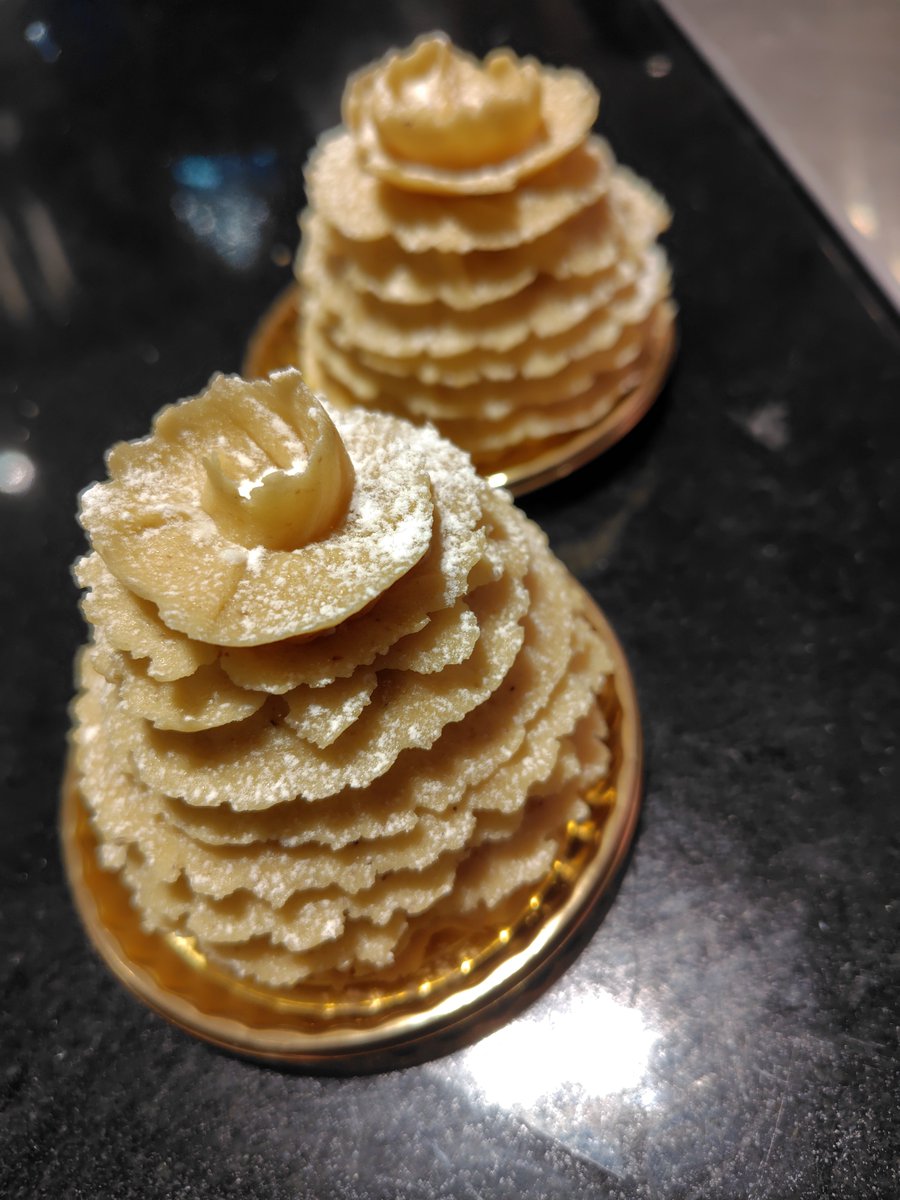 FgMu7's tweet photo. ランガ作「牛フィレ肉ロッシーニ風 ソース・ペリグー じゃが芋のガレット 彩り野菜を添えて」と「モンブラン」(*•̀ㅂ•́)و✧ガチ美味しかった https://t.co/7JPBp0UNap