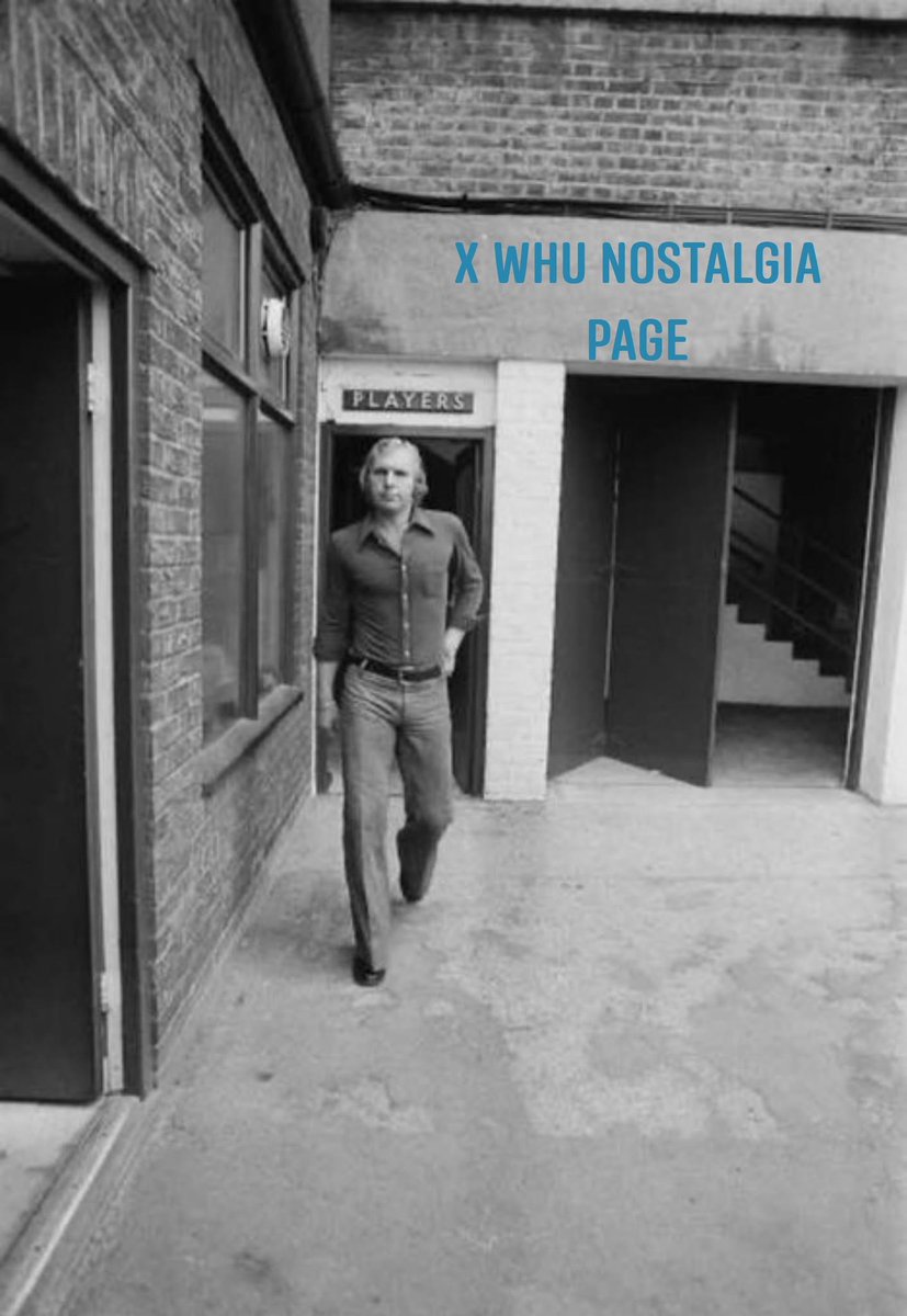 boleynbadges's tweet photo. great photo of the legend remember standing there talking to SIR John Lyall https://t.co/aQzEjM22Ls