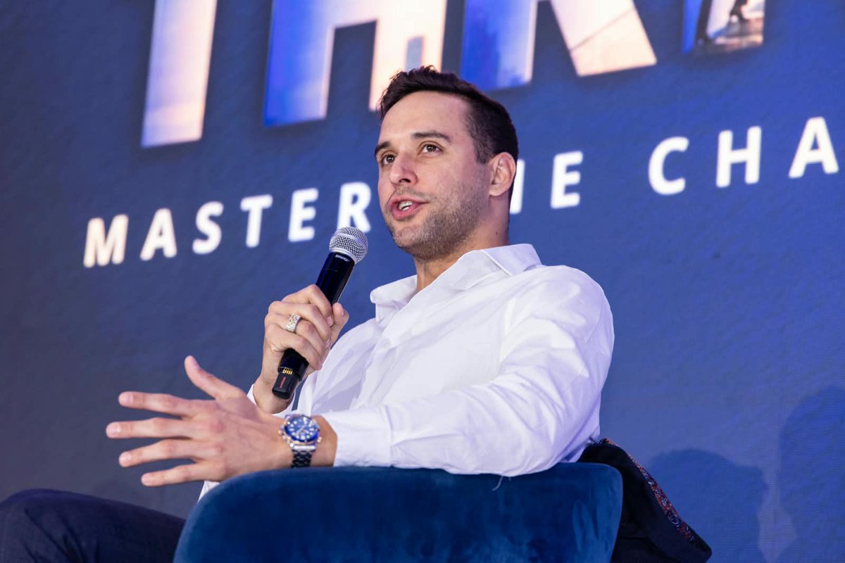 StuartGLee's tweet photo. 21 Commonwealth Games medals. One extraordinary story.

Great to hear @chadleclos, the most decorated athlete in Commonwealth Games history, share the lessons behind his success with @LibertyGroupSA this week.Know what you want. Do the work. Keep pushing.

#ChadLeClos https://t.co/qpUYF83oPw