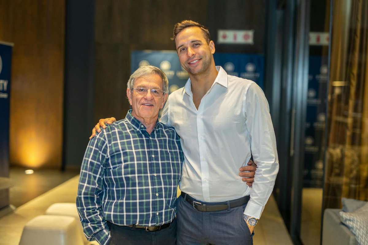 StuartGLee's tweet photo. 21 Commonwealth Games medals. One extraordinary story.

Great to hear @chadleclos, the most decorated athlete in Commonwealth Games history, share the lessons behind his success with @LibertyGroupSA this week.Know what you want. Do the work. Keep pushing.

#ChadLeClos https://t.co/qpUYF83oPw