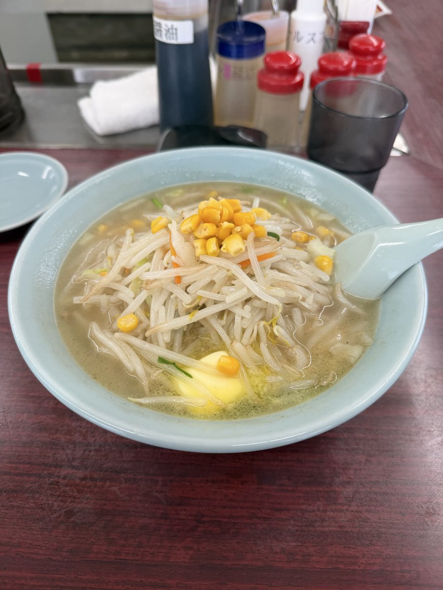 ConsoulTone's tweet photo. 基本平日休みの人間がシルバーウィーク初日に鹿留に行ってみた。
チケット購入に見たことのない行列が出来てて来た事を後悔する🤣
バッカンの下の段の物を取りたくて横着したら上の段のルアーをブチ撒けた💦
上手い人が多く感嘆するばかり😲
都留市民のソウルフード満北亭の塩バターが相変わらず旨い😋 https://t.co/BU7LrJNIya