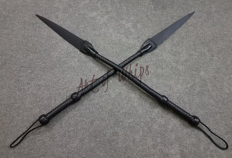 art_whips's tweet photo. Not your standard whip. Dragon tail design + braided kangaroo leather = speed, snap, and control in one piece. 

🔥 15% OFF – limited time  Shop now 📷 https://t.co/EOVJekx80z 

#DragonTail #LeatherWhip #HandmadeCraft #ArtisanGear #EtsySeller #UniqueDesign https://t.co/RQRzxatDES