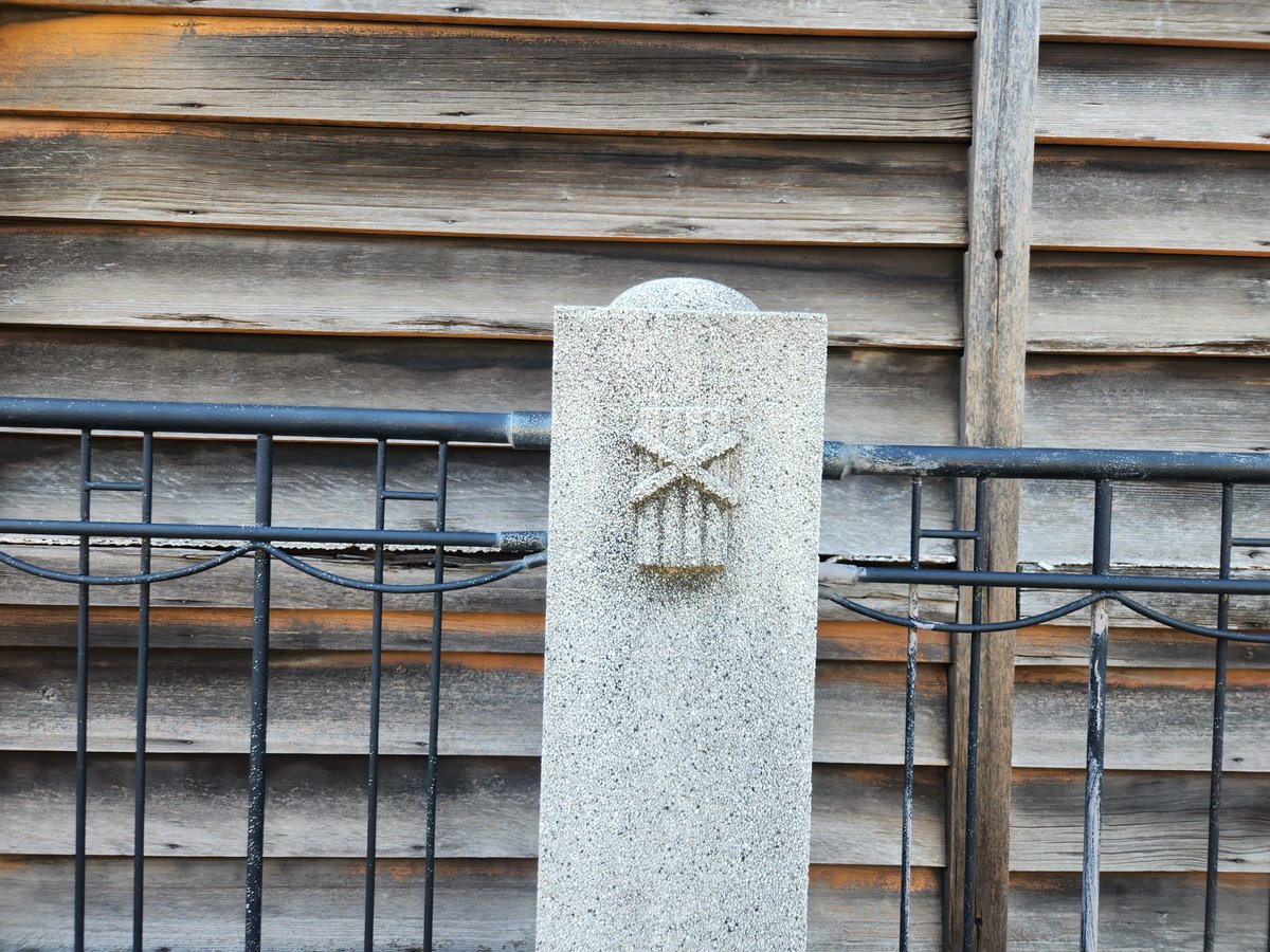 tempranokoromo's tweet photo. 用事の前に少し時間があったので、松永はきもの資料館を見学。金土日祝のみ開館のため仕事柄長らく行けてなかったのだけど念願の訪問。

入館料300円とは思えない充実度。1時間くらいで回れるかな～と思ったら時間全���足りなかった。

人類が履き物と共に歩んできた歴史を確と感じられる。実に奥深い。 https://t.co/f0irODPFBO