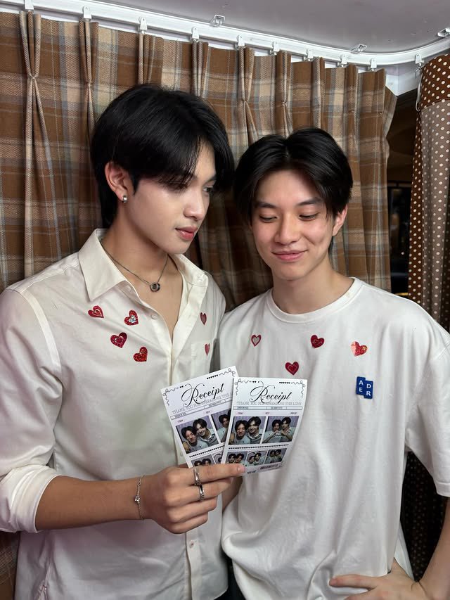 imyoursnb's tweet photo. ‧+ ̊ WE(🎸🦈) ⋆ CA(🐶🐰)˚₊‧ https://t.co/eOvzCNoH1s