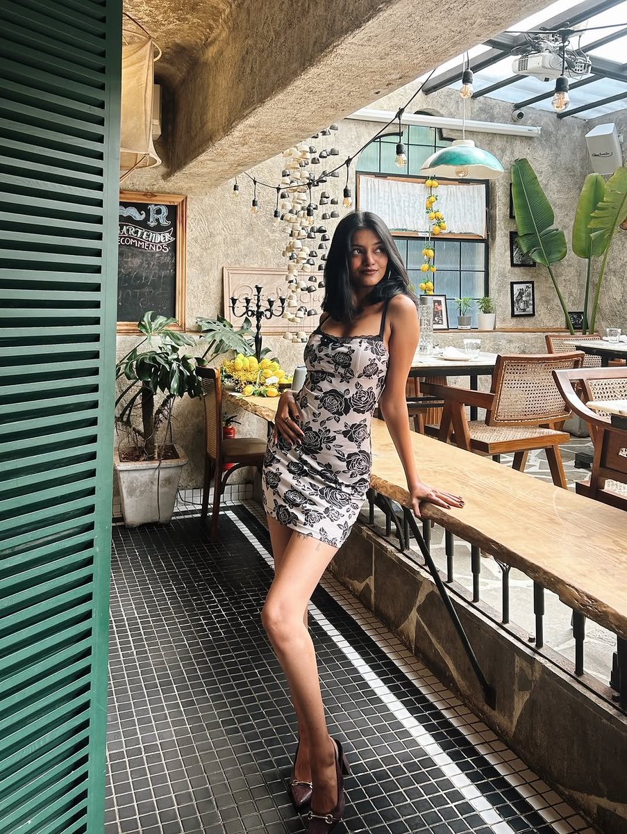 whyytanisha's tweet photo. Life is short make sure your dress is shorter✨ https://t.co/Wk9yGqP27K