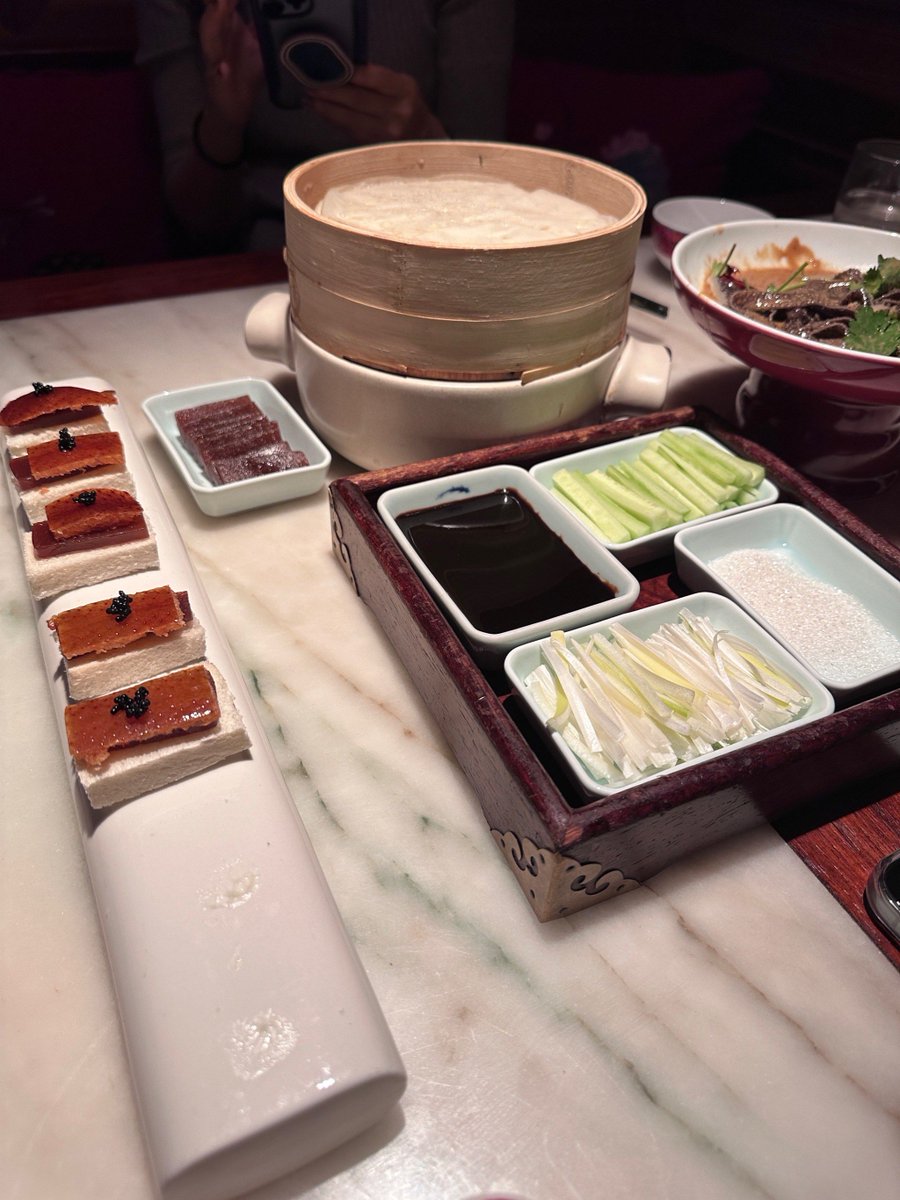 Moon13456502's tweet photo. Just found the best hidden dim sum spot in Chinatown! Pork siu mai melt in your mouth, and the char siu bao is absolute perfection. 10/10 will be back next week! https://t.co/gr8zOr8PiW