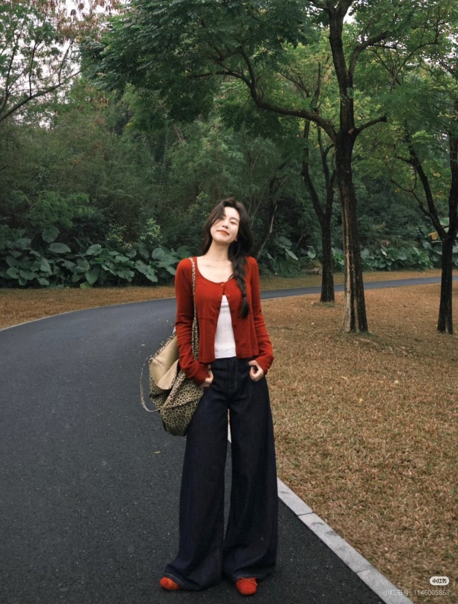 kaevlaa's tweet photo. cute outfit ideas 

a thread https://t.co/gITGzTFfA4