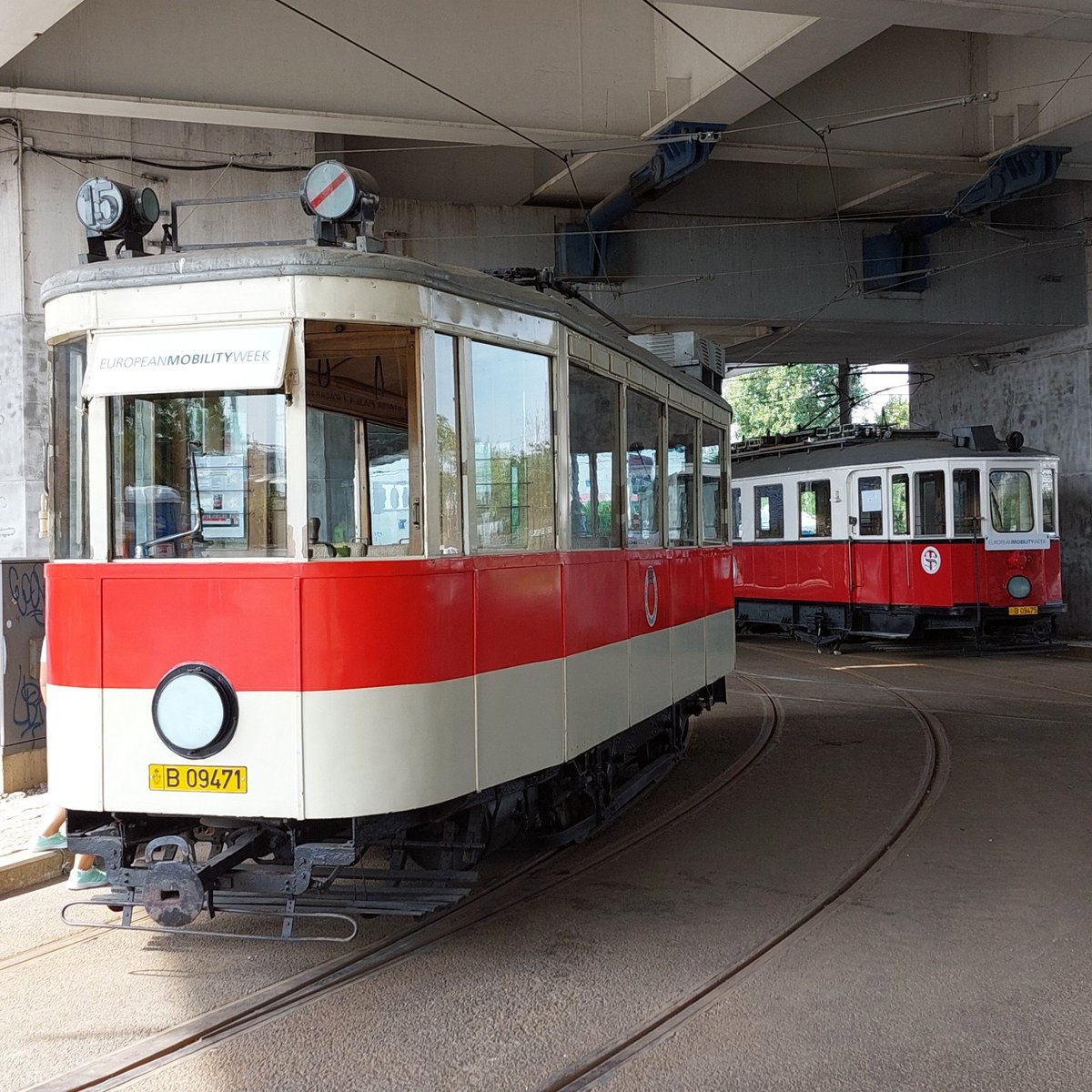 FotoStefan's tweet photo. European Mobility Week,  Bucharest version #classictrams #publictransport #vintagetrams #whattodoinbucharest #transportationhistory #discoverromania https://t.co/Pr4hP5CcGa