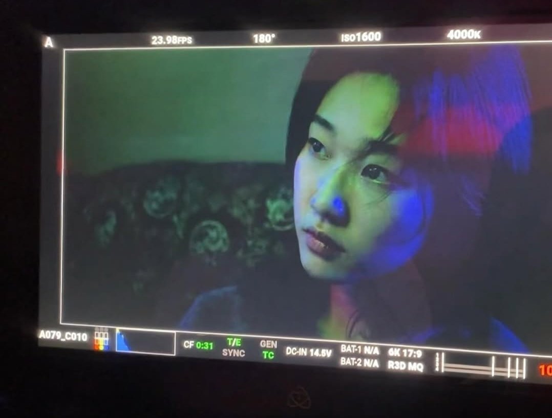 _UMSH's tweet photo. 융경님주연작 철들 무렵을 보고왔어요
스크린에 꽉차는 융경님얼굴 할렐루야고 첫등장부터속으로고백갈김
나이에상관없이 각자의성장통을 겪고 또그안에서 상처주고 자유를원하면서도 서운해하고...한번쯤본것같은 지극히현실적이고 한국적인가족이야기였어요 배우분들연기차력쇼가너무아름다움 그리고 https://t.co/D5Eq1vJhuu