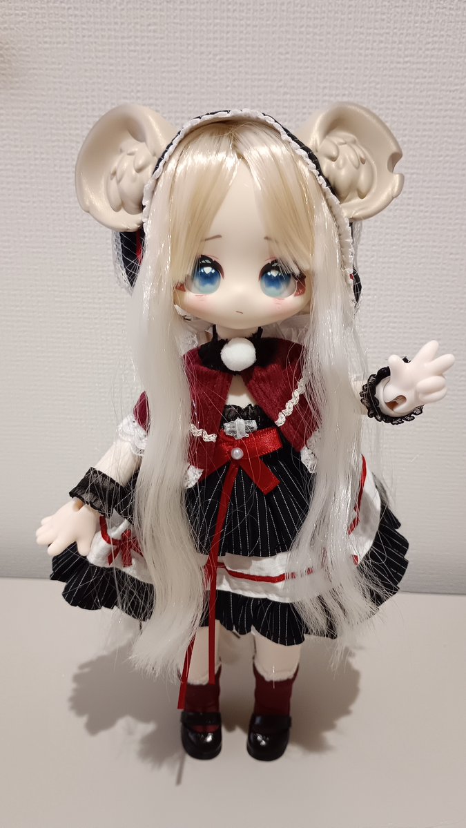8bUjg's tweet photo. モフモフおやすみのココちゃん、デフォルト服が黒いから水通ししたいけど、白いところが染まりそうで怖い
＃ブラインドドール https://t.co/3Tic6pTpPQ