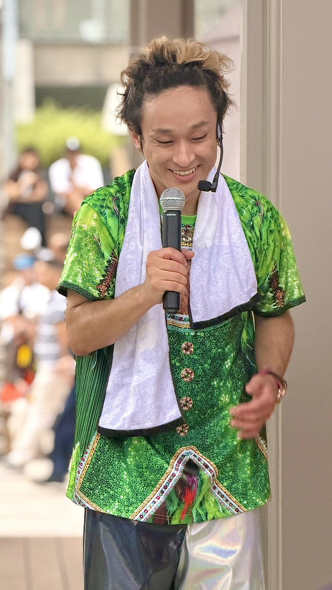 marumaru_to_'s tweet photo. #リサイタルズ 
髪ガンあげスタイルが最高だしスター側だからダンスもめっちゃ見れた！
かっこいいし可愛すぎた！！！！！！
1部より2部のリハの方が立ち位置覚えてて色々話してくれて面白かったww https://t.co/U9hm5T52DE