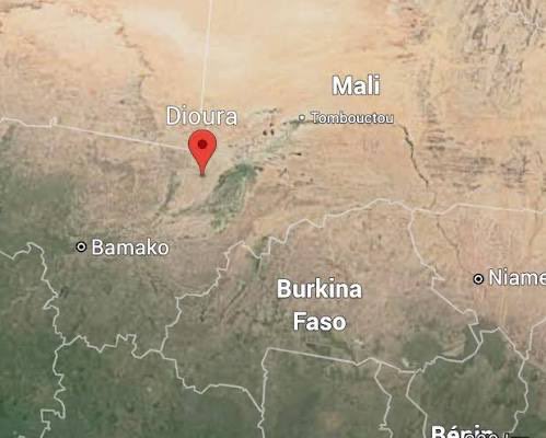 segadiarrah's tweet photo. #Mali : Les images de Dioura sont profondément humiliantes et douloureuses pour notre pays.

Voir des dizaines de soldats maliens prisonniers du JNIM, après des combats qui auraient fait plus de 100 morts dans nos rangs selon des sources concordantes citées par l’AFP, doit nous interpeller collectivement.

Ces images ont été diffusées par le JNIM et relèvent évidemment de sa propagande. Mais derrière cette propagande, il y a une réalité humaine : des soldats maliens morts, blessés ou capturés, et des familles qui attendent des nouvelles.

Pensée à eux et à leurs proches.

Nous devons pouvoir regarder cette réalité en face, comprendre ce qui s’est passé à Dioura et en tirer les enseignements. La sécurité du Mali mérite un débat sérieux, au-delà des slogans et des récits de propagande de tous bords.