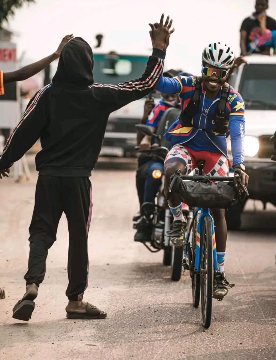 xavier_tuba's tweet photo. 💔🕊️ Repose en paix, Miguel. Ton engagement pour la paix et ton courage à porter ce message à travers ton vélo resteront gravés dans nos cœurs. Tu as roulé pour la paix, tu es parti en héros. 🇨🇩🙏🏿 https://t.co/9N4SM1HoB9