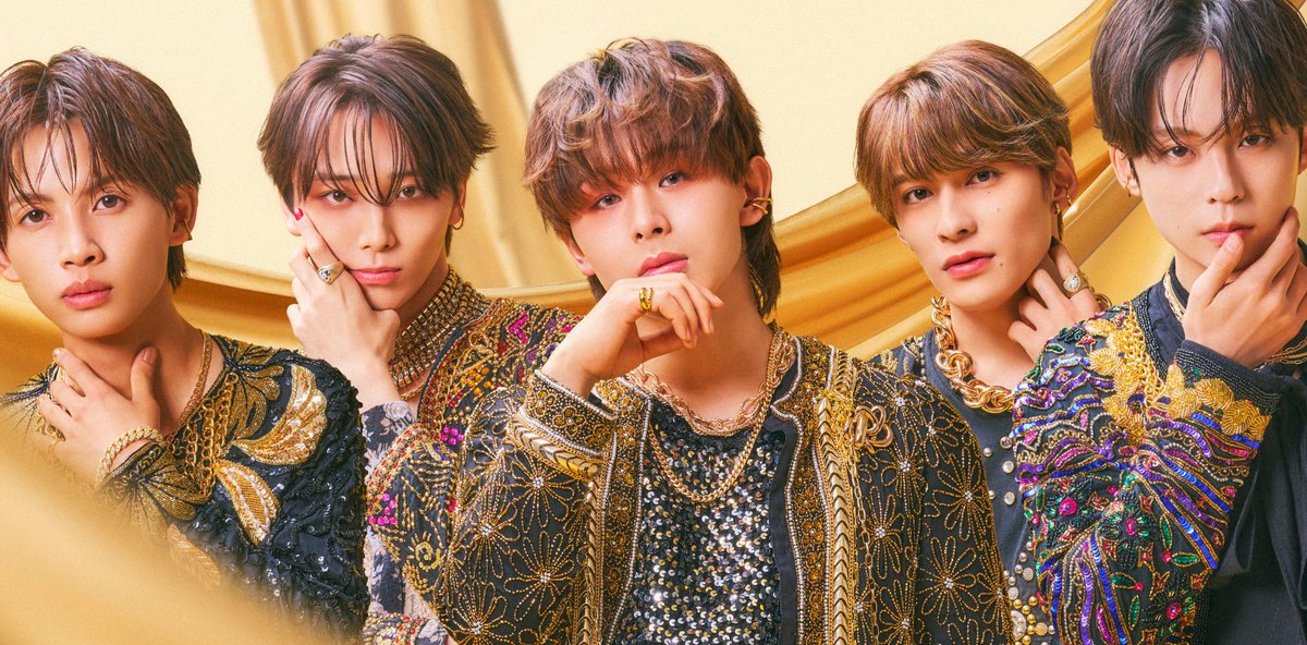 onenonly_tokyo's tweet photo. ☀️
𝐌𝐚𝐣𝐨𝐫 𝟐𝐧𝐝 𝐀𝐥𝐛𝐮𝐦『𝐌𝐄𝐆𝐀 𝐆𝐎𝐋𝐃𝐄𝐍』

𝐆𝐫𝐨𝐮𝐩 𝐕𝐢𝐬𝐮𝐚𝐥
𝐎𝐍𝐄 𝐍' 𝐎𝐍𝐋𝐘

𝐒𝐍𝐒
🔗https://t.co/0qQr1el0iJ

#MEGAGOLDEN
#ワンエン #ONENONLY https://t.co/zj6PxERp1R