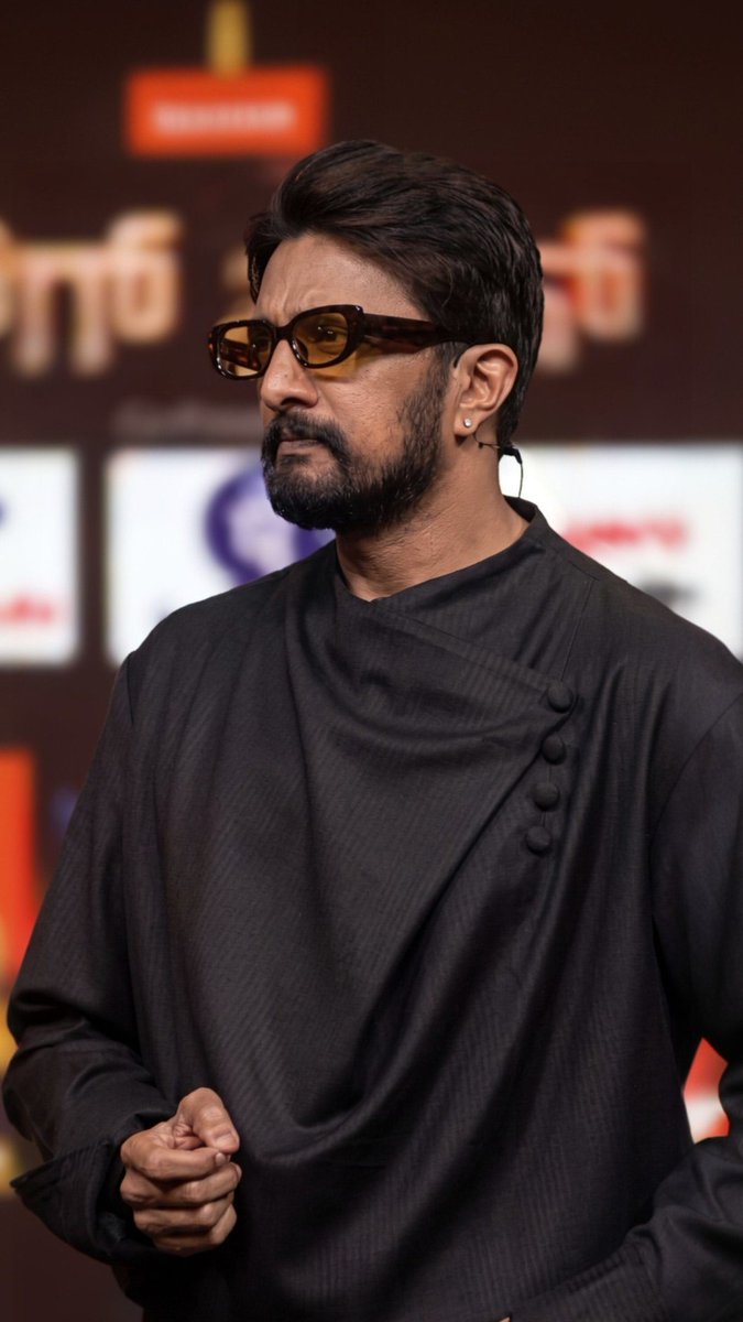 Madeshkichcha's tweet photo. BEAST Mood On! 🦁🔥
Kiccha Sudeep’s style, swag and screen presence are simply unmatched! 👑🖤

#BBK13 #KicchaSudeep #BRBFirstBlood https://t.co/gq1Ik8yqKE