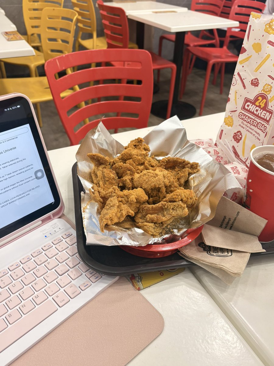zzzaiela's tweet photo. kain guys 🥸 https://t.co/arUX3EU8O5
