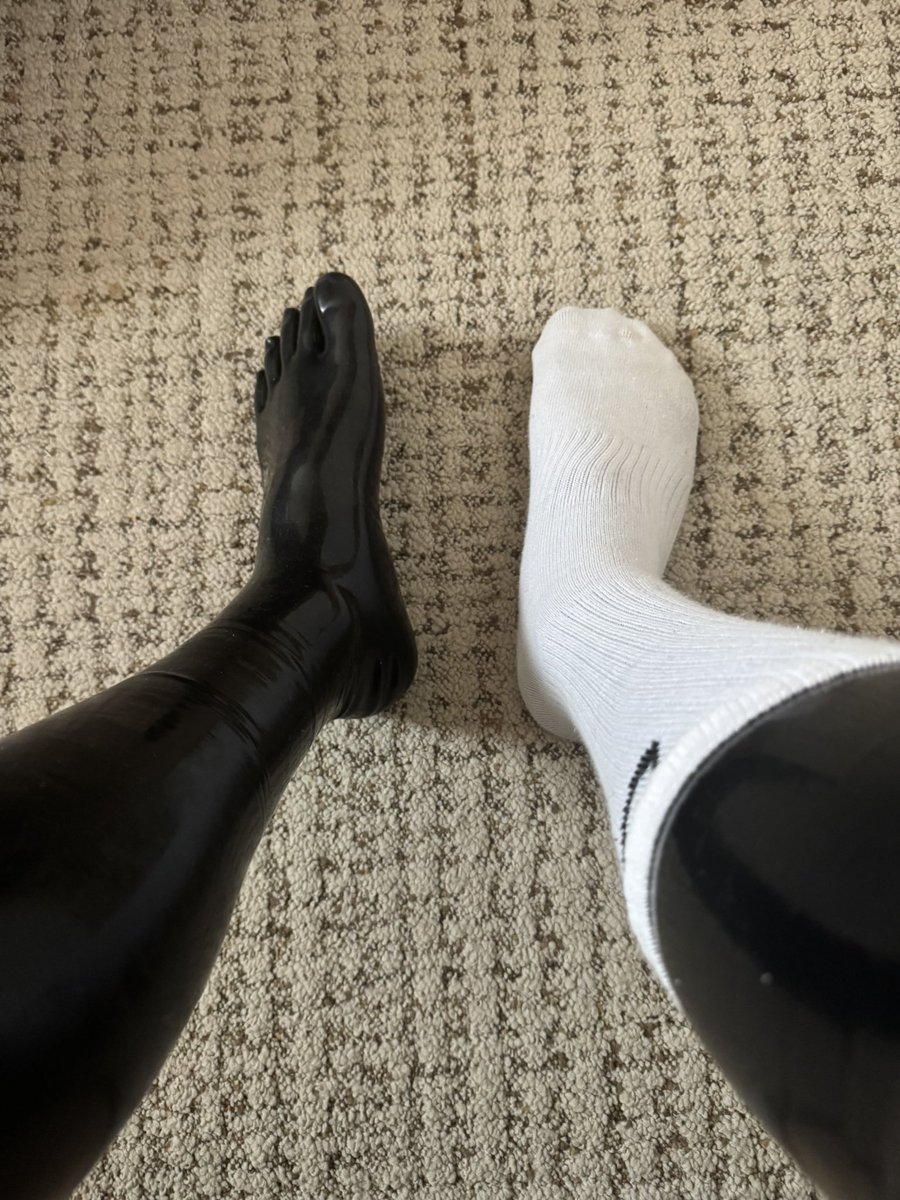 LatexYu tweet picture
