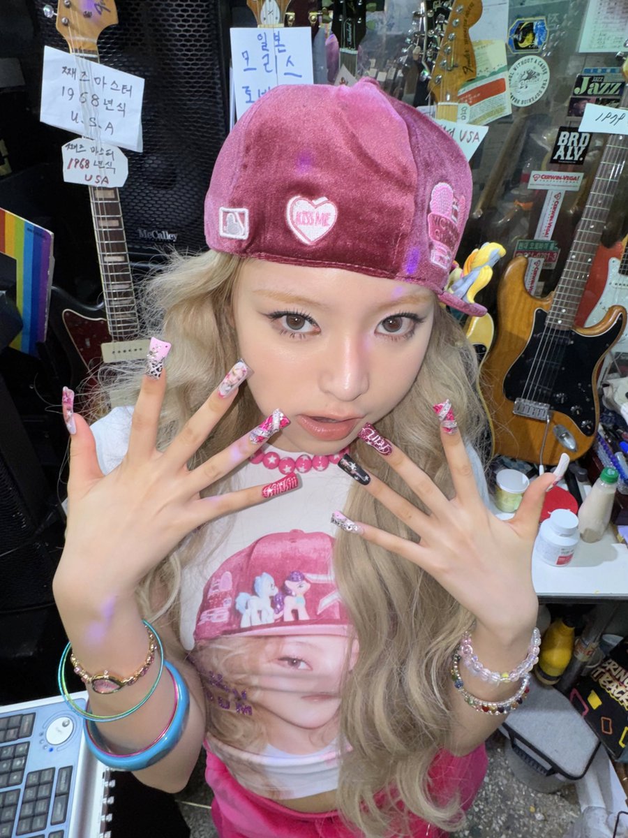kiiikiiizip's tweet photo. Haum...🥱

#KiiiKiii #키키 
#LEESOL #이솔 #HAUM #하음 #KYA #키야
#KiiiKiii_FesTiiival https://t.co/29wzXf42ka