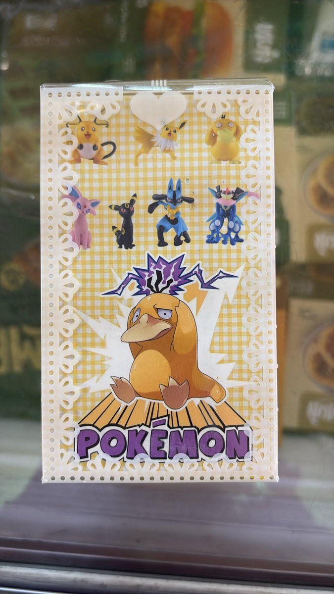 modanezt's tweet photo. toda vez q eu vejo o pacote champions na timeline eu fico GRRRR pq eu nunca estive tao pobre, ai os 28 reais q eu tinha eu gastei com uma caixinha misteriosa de pokemon que veio o greninja https://t.co/FMeGLAhij8