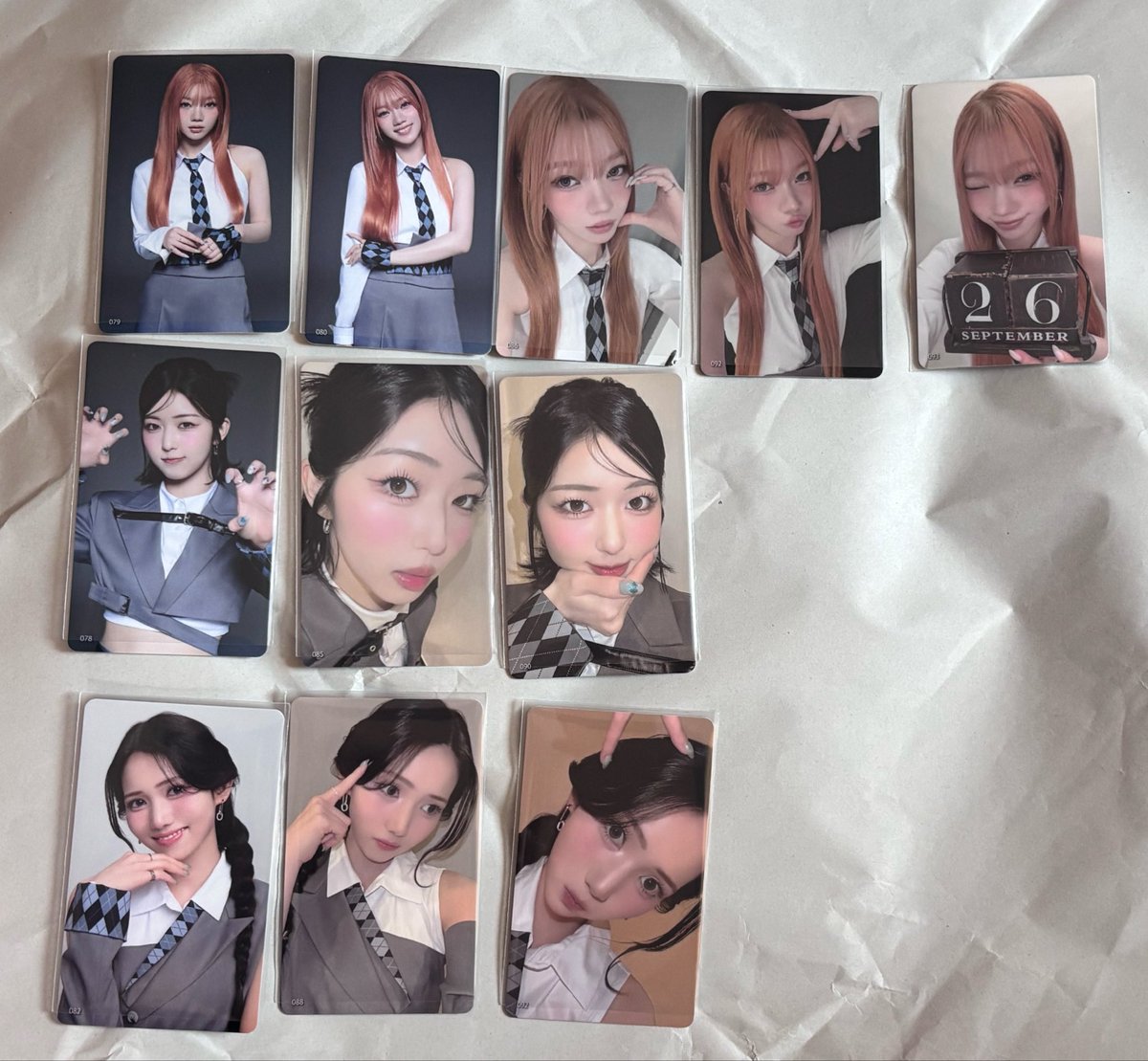 Q17show's tweet photo. #ISSUE交換

譲:画像１枚目
（梨乃93は優希か集合との交換でお願いします）
求:画像2、３枚目マーカーのもの＋優希93

交換方法:仙台公演現地>郵送

まとめてお取引してくれる方を優先させていただきたいのでお返事にお時間をいただく場合があります。ご了承ください。 https://t.co/z0YUS27qf1