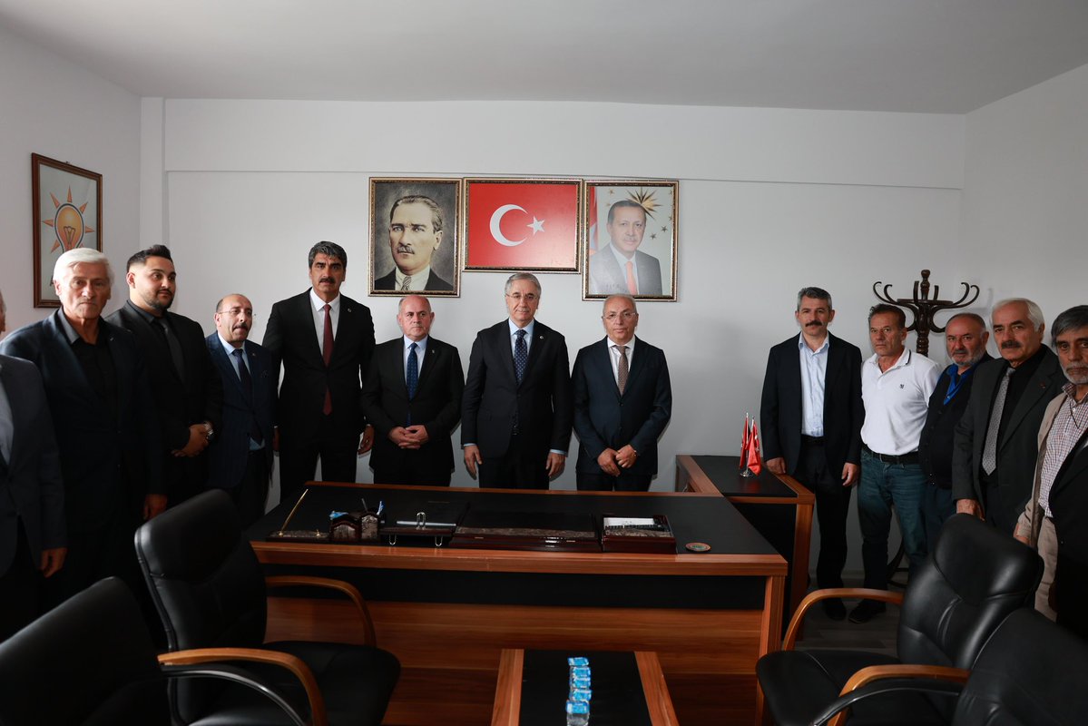 23YANILMAZ's tweet photo. 📍Erzurum-Aşkale / Türkiye Yüzyılı Buluşmaları

Türkiye Yüzyılı Buluşmaları çerçevesinde Aşkale İlçe Teşkilatımızı ziyaret ederek, ilçe başkanımız Sayın Abdulkerim Polat, kadın kolları ve gençlik kolları başkanlarımız ve teşkilat mensuplarımızla bir araya geldik.

Cumhurbaşkanımız Sayın @RTErdogan’ın liderliğinde önümüzdeki dönemde daha fazla haneye ulaşmanın, daha fazla hemşehrimizi dinlemenin ve milletimizin beklentilerine çözüm üreten güçlü bir siyaset anlayışını sahada daha da güçlendirmenin önemini istişare ettik.

Aşkale teşkilatımıza özverili çalışmalarından dolayı teşekkür ediyor, tüm dava kardeşlerime başarılar diliyorum.

#TürkiyeYüzyılıBuluşmaları
@Akparti
@AKGMTeskilat
@mustafademir
@abuyukgumus
@ErzurumAkparti 
@avibrahimK 
@mehmetsekmen
@akerimpolat1
@ssenolpolat