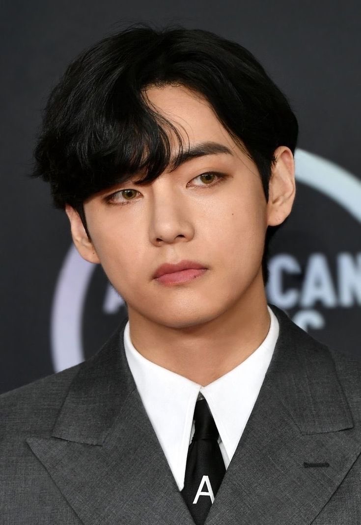 Taehyungimpact's tweet photo. “Celebrities get getty images curse”

Mind you this is HIS normal getty images, it’s not working on him. https://t.co/TWqiJQ9ZpC