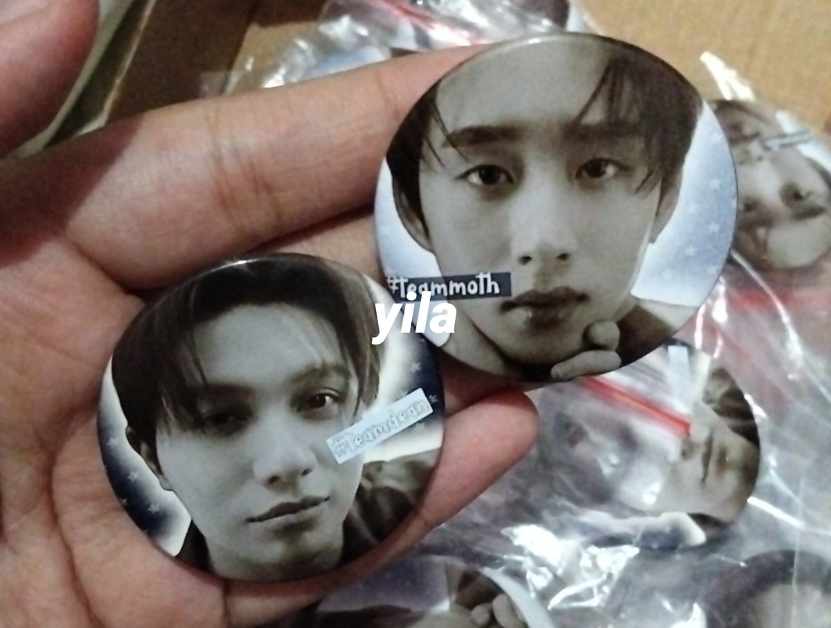 matcxachoco's tweet photo. ❗GIVE AWAY ALERT❗

for 4 winners:
- WilliamEst YM + PC riser  + 2 pin
- William YM half zoom + PC aeh + 2 pin
- Est YM half zoom + PC aeh + 2 pin
- 2 PC aeh + 2 pin 
(pemenang bisa bertambah, tergantung mood 🤗)

rules ada di foto yap 🫰🏻
end 20/09 (15:00)

#YouManiacSeriesEP4 https://t.co/EdH9AZsuHr
