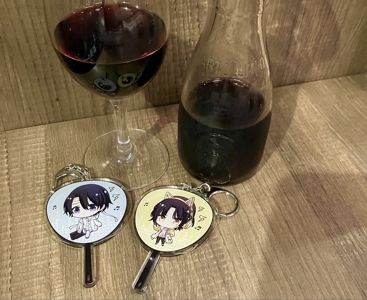 ukky1205's tweet photo. 夫が出掛けているので、私は1人でキッサ●バに来ました！
🍷を飲みながら、創作活動に励みます‼︎💕 https://t.co/TZJmCBR5qo