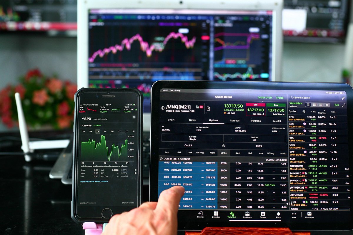 Andrea4vx2's tweet photo. Charts lie to impatient eyes.

Order blocks and liquidity sweeps reveal intent, not indicators.

Read structure before you chase candles. https://t.co/gV2Dxc3KRl