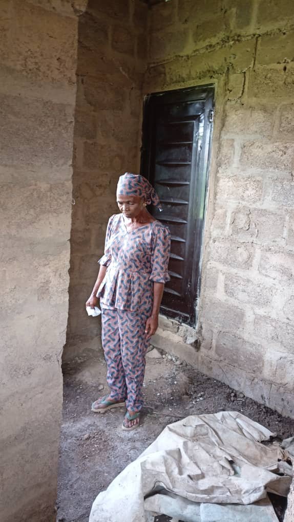 Chukwu_0_0's tweet photo. Hello Everyone.
Meet Mrs Glory Shode she is a retired teacher who served for 33 years. She used her entire gratuity to start building a small 2-bedroom in Ibadan which she couldn't complete.
Now as their rent has expired she and her daughter are at risk of becoming homeless. https://t.co/JXNA0vPKvT