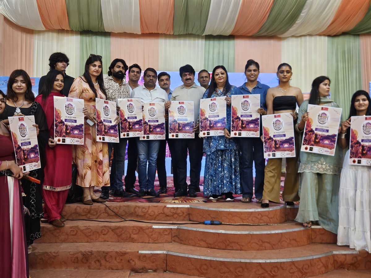 imKpProductions's tweet photo. The pre launch event and press conference of Garba Dandiya Utsav 2026 organized by Dazzle events was held at Raj Aangan Resort, Jaipur. Organizers unveiled the event poster in the presence of industry experts
.
.
.
#garbadandiyautsav2026 #garba #dandiya #festival #kpproductions https://t.co/aJgkgSYOA8