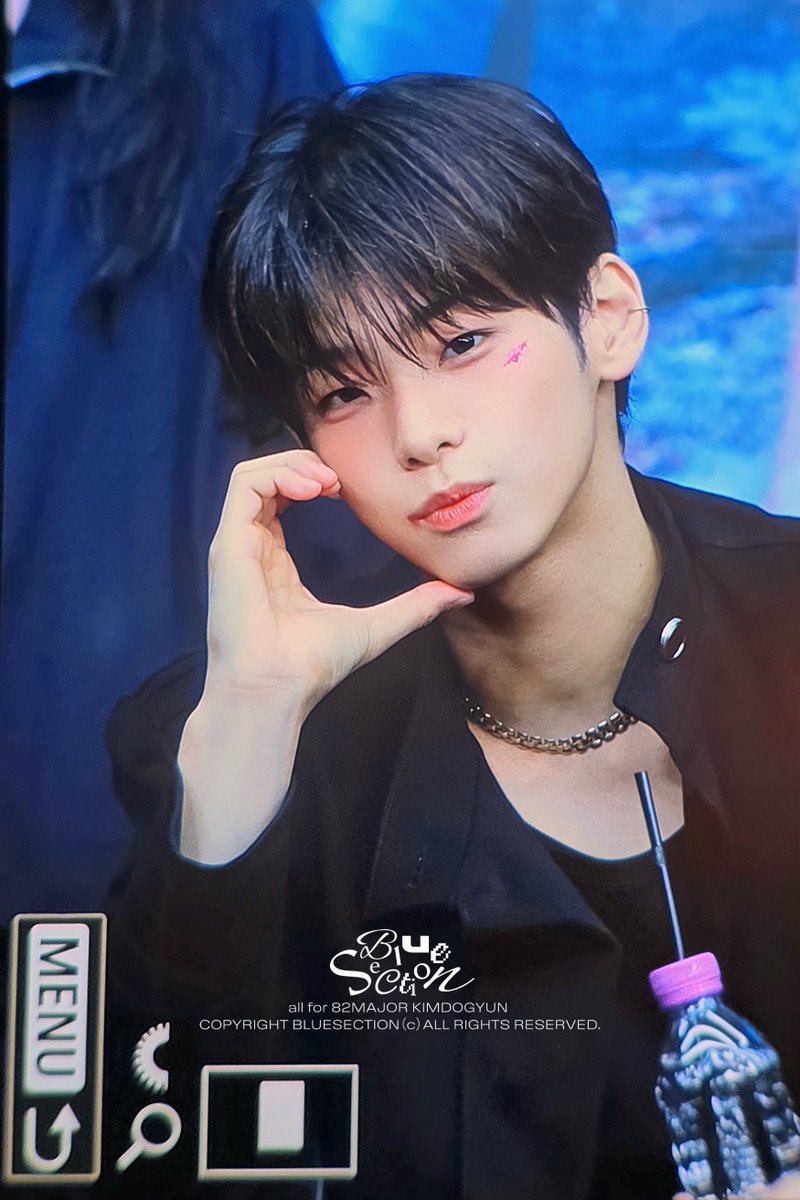 bluesection0914's tweet photo. 260919 헬로라이브
덮머이뿌이뿌
#김도균 #KIMDOGYUN 
#82MAJOR  #에이티투메이저 https://t.co/2vi2OuXHUa