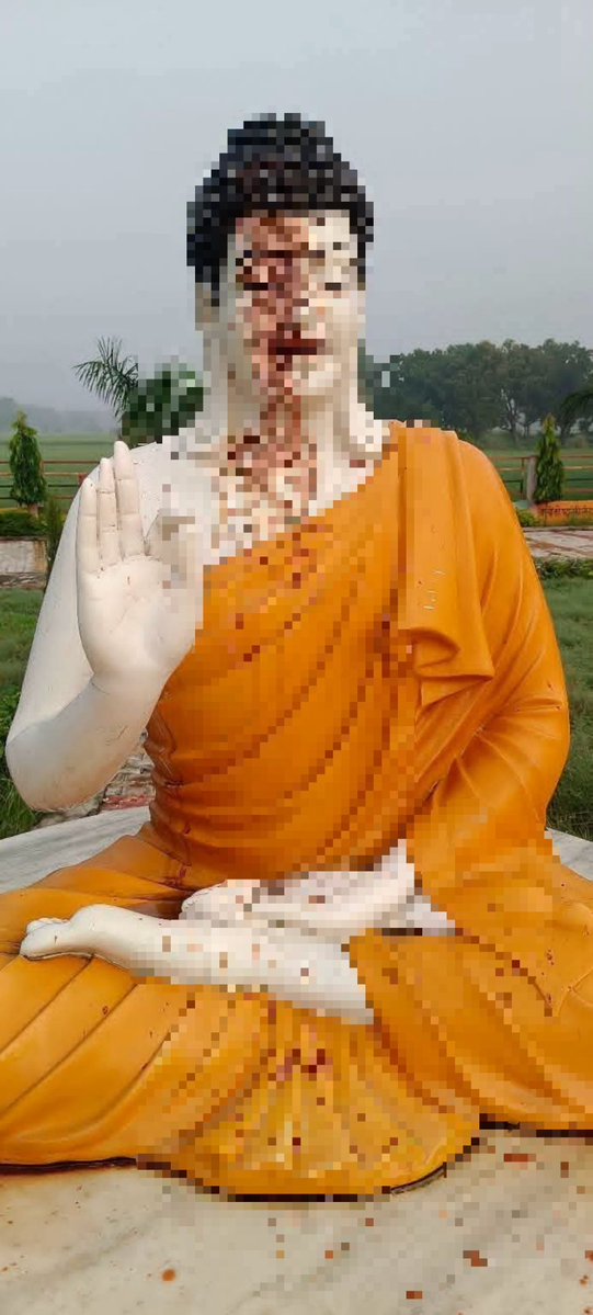 TeamBhimSainik's tweet photo. संत कबीर नगर के ग्राम पंचायत बभनी में भगवान बुद्ध की मूर्ति पर रात में पान मसाला थूककर अपमान किया गया❗

@Uppolice @santkabirnagpol कृपया सख्त कार्रवाई करें‼️

दोषियों को जल्द गिरफ्तार करें और सीसीटीवी फुटेज के आधार पर जांच तेज करें❗ https://t.co/JkMB7BiXYe
