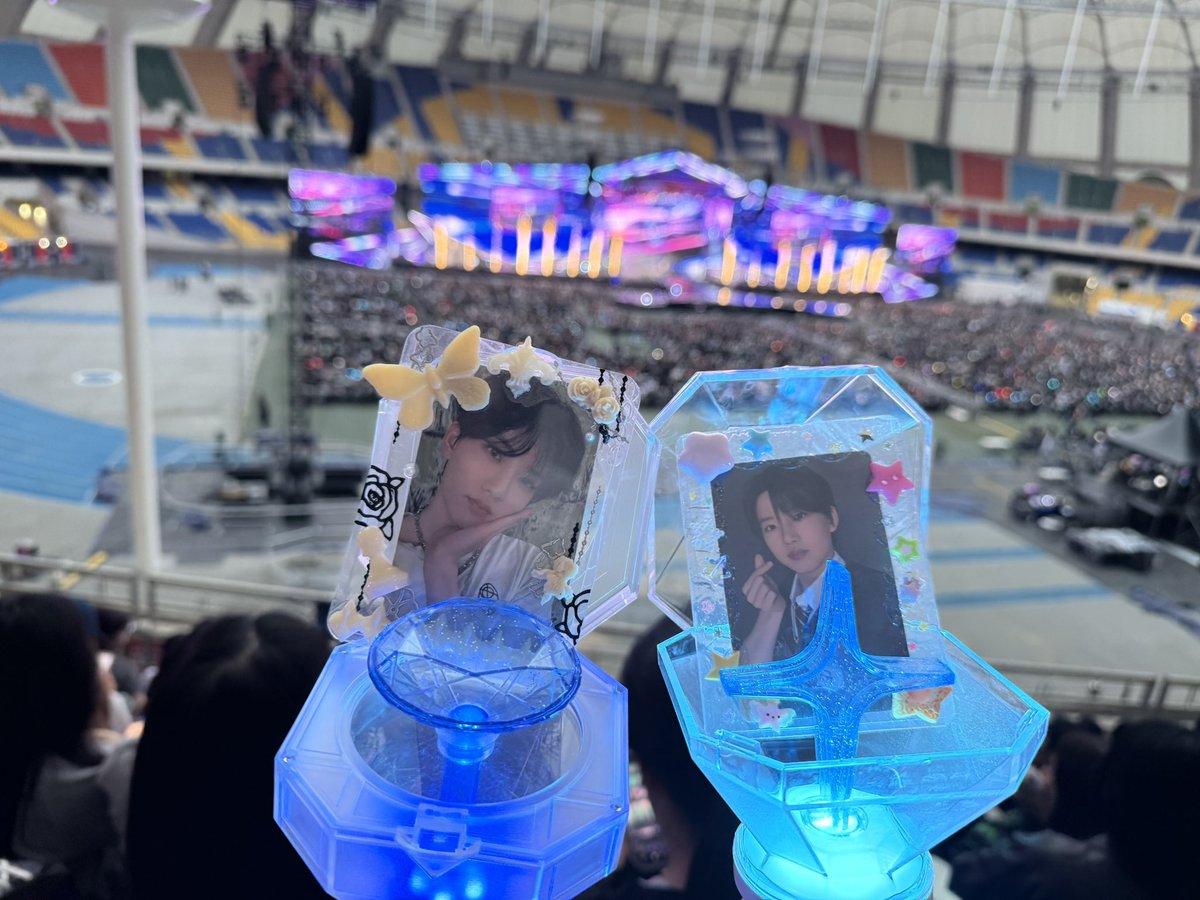 nyamnyom_0807's tweet photo. 트레저 TMA 화이팅🤍 https://t.co/5YGUt1n5Zn